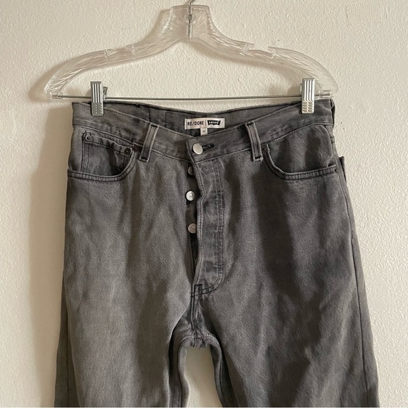 Re/Done Levi’s distressed gray button fly jeans in size 27 - Picture 7 of 11
